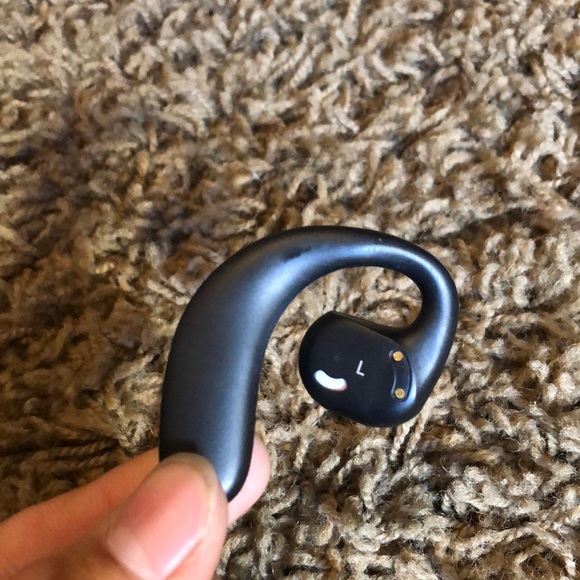 Wireless Black Open Earbuds with Charging Case - Picture 5 of 10